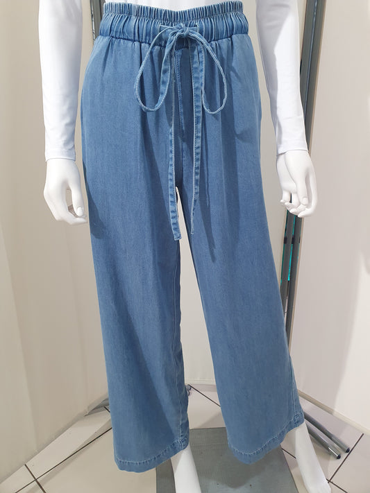 Lightweight Jeans